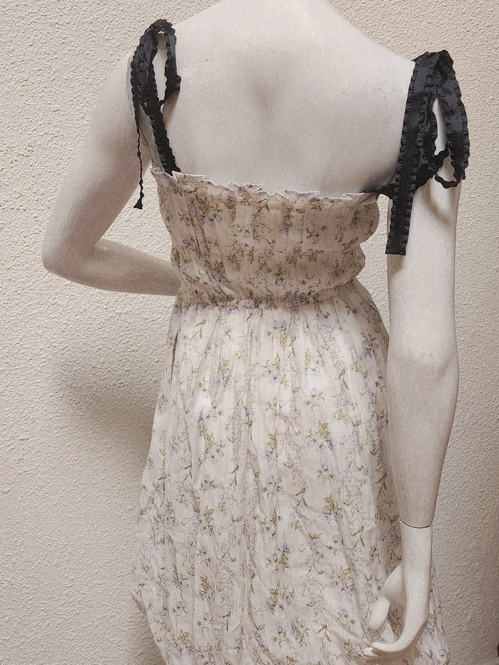 Brock Collector For H&M White Floral Smocked Midi Dress with Black Shoulder Ties - Picture 4 of 6